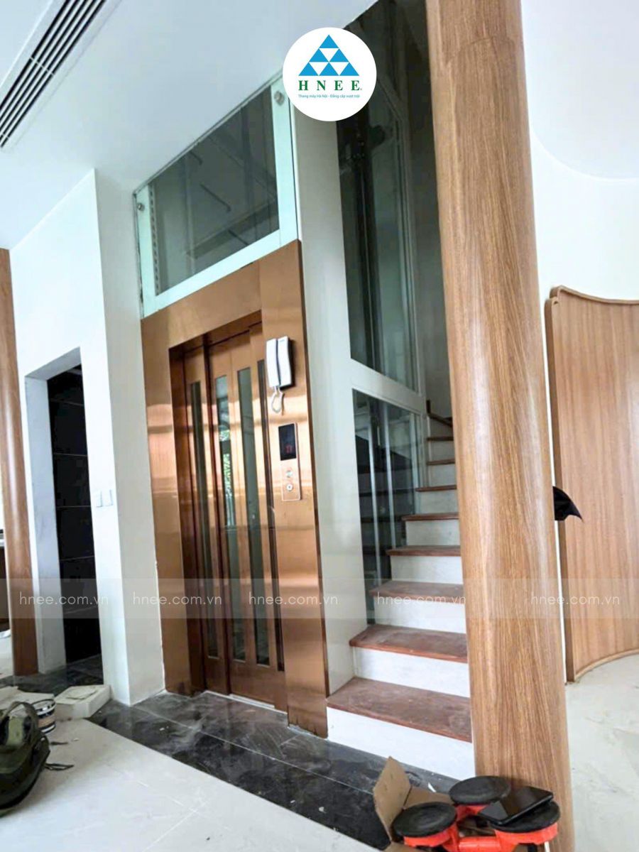 BÀN GIAO THANG MÁY TẠI NGỌC TRAI