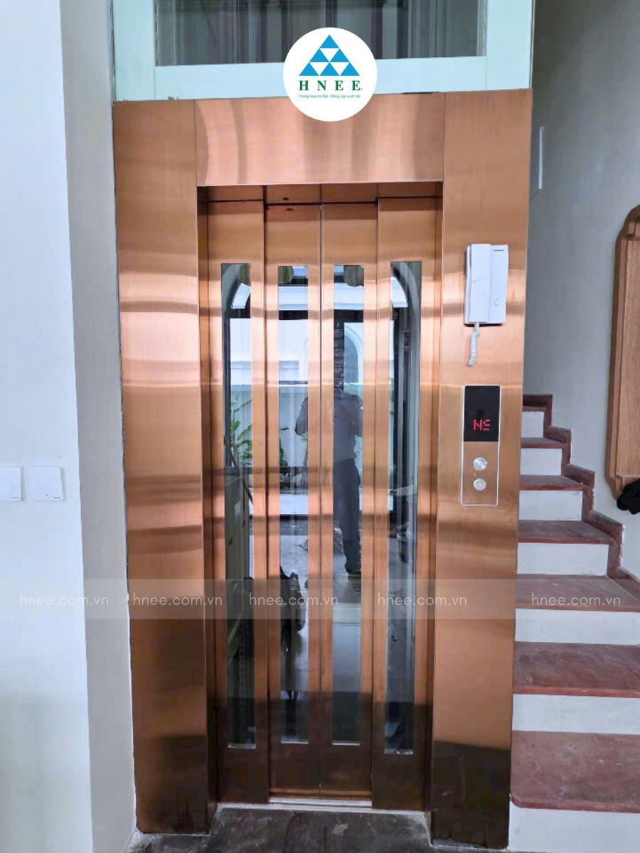 BÀN GIAO THANG MÁY TẠI NGỌC TRAI