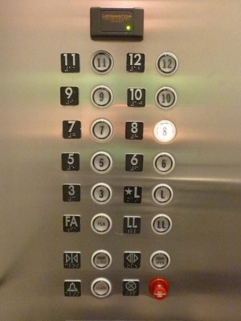 cách đi thang máy