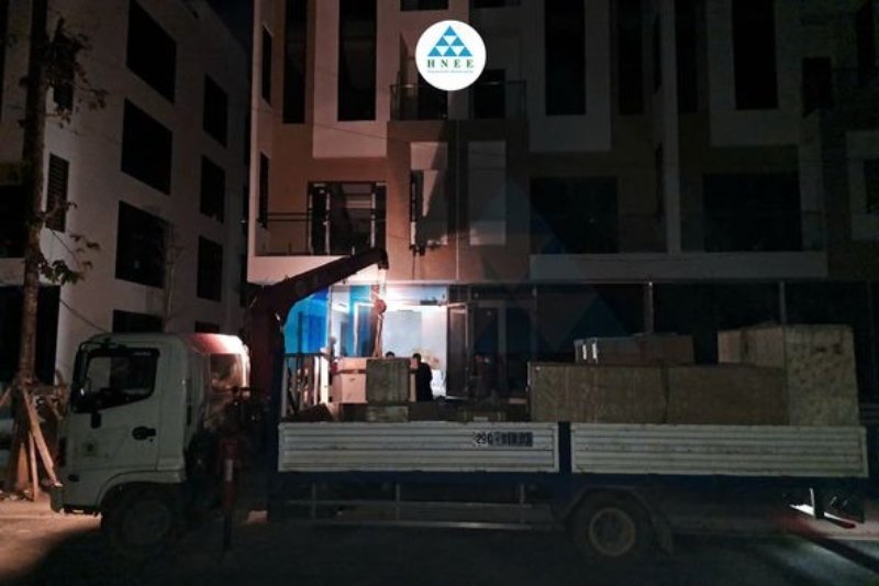 hướng dẫn đi thang máy