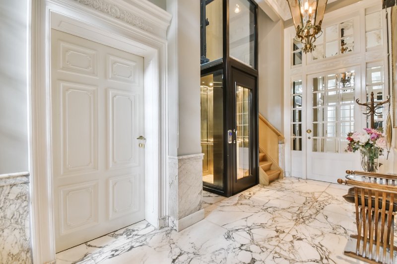 nên lắp thang máy loại nào