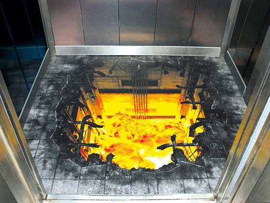 Hành khách sẽ bị kẹt trong thang máy khi có sự cố cháy nổ xảy ra