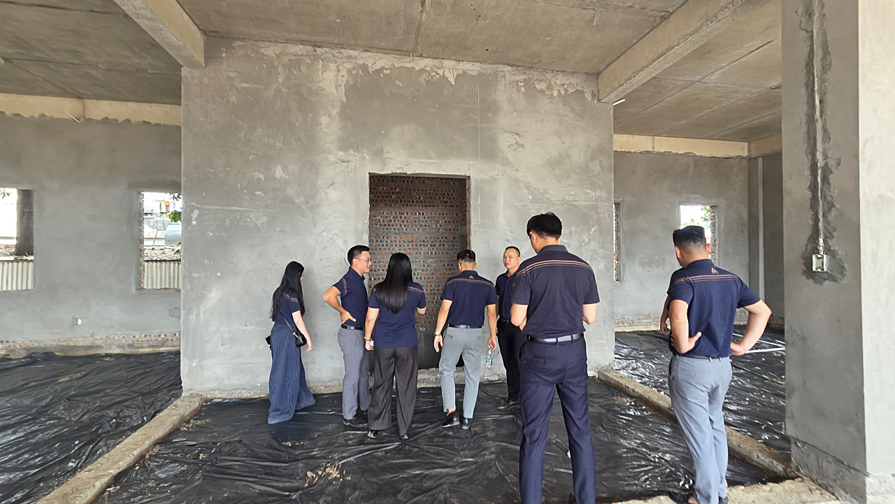 thang máy tải hàng cho nhà máy Nhật Hàn