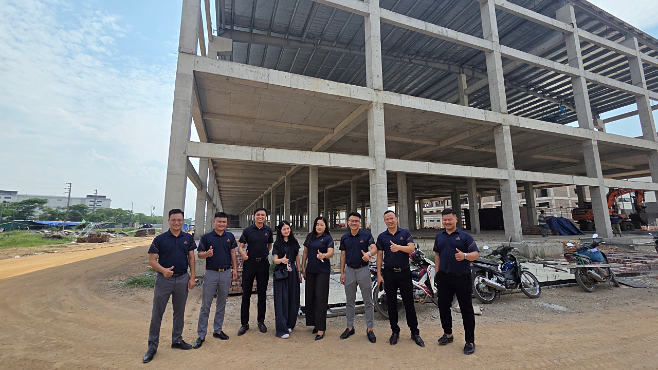 thiết kế thang máy tải hàng tối ưu vận hành