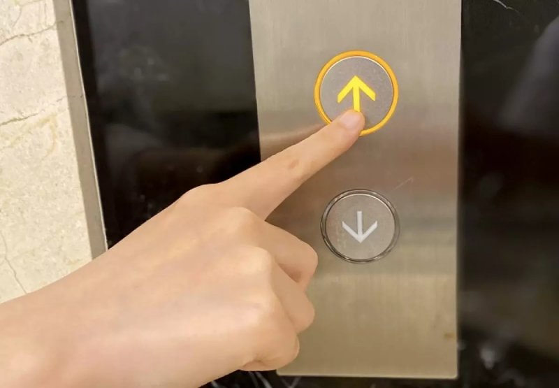 Nút nhấn gọi tầng thang máy là gì? Những thông tin quan trọng về nút nhấn gọi tầng thang máy